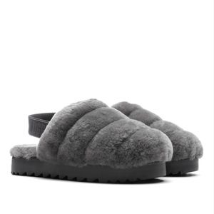 NWOB UGG SUPER FLUFF SLIPPER